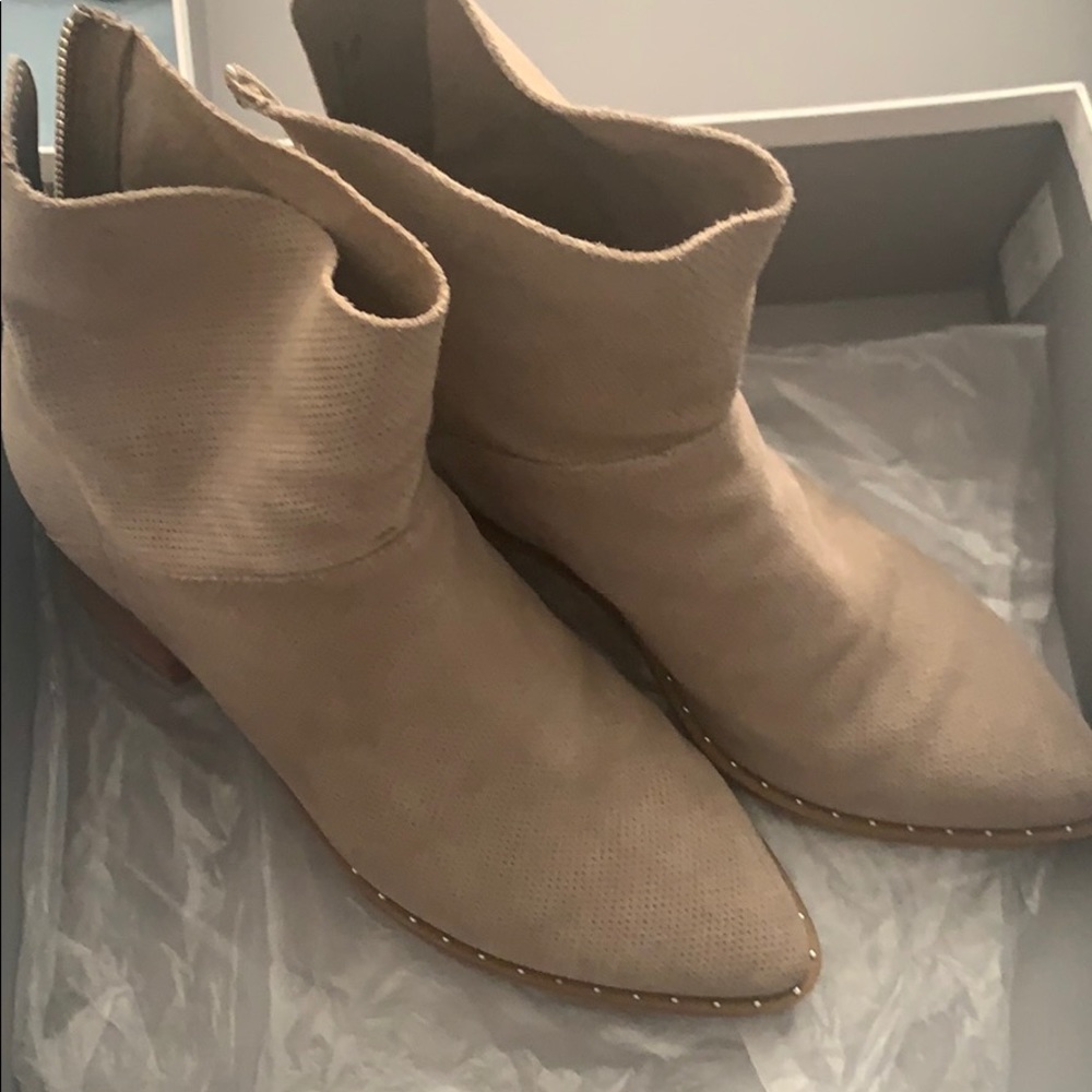 Treasure and Bond Beige Boots